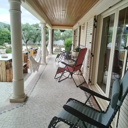 Casa Laranjeiras * Alqueidão da Serra