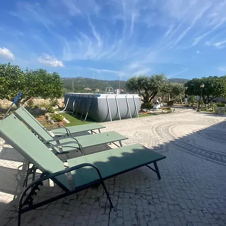 Casa Laranjeiras * Alqueidao da Serra