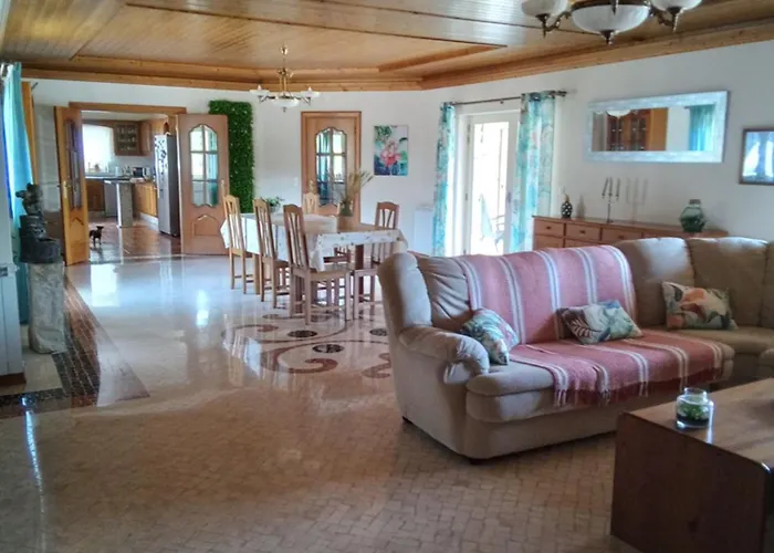 Casa Laranjeiras * Alqueidao da Serra